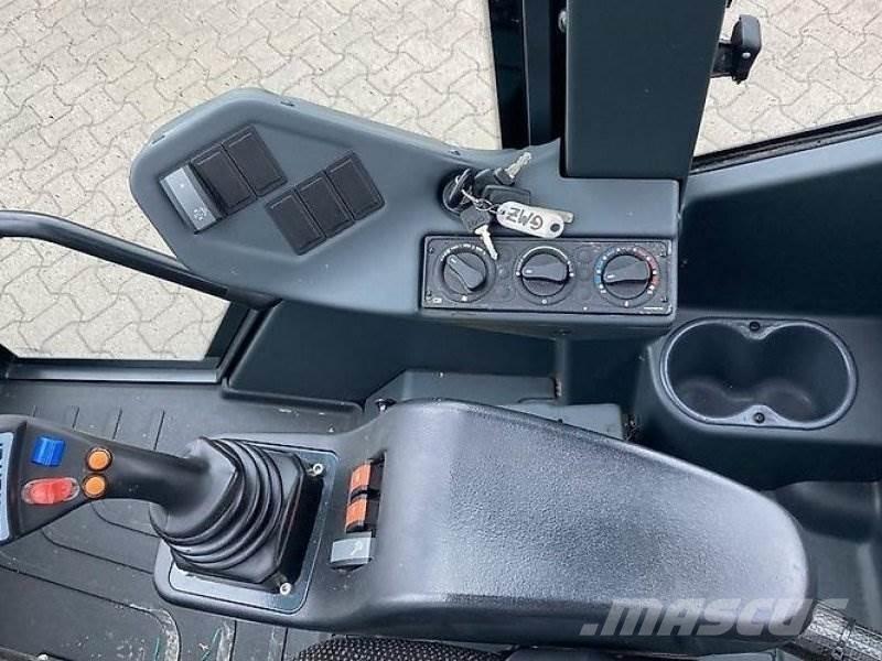 Schäffer 6680T テレスコーピックハンドラー