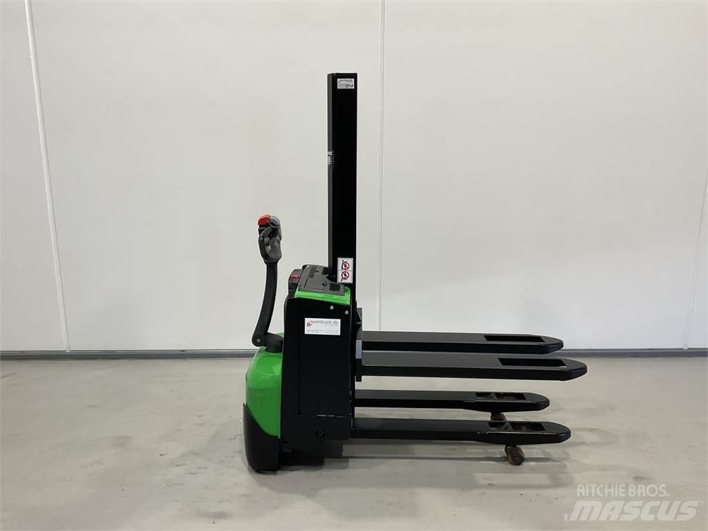 Cesab S208L 自走式スタッカー