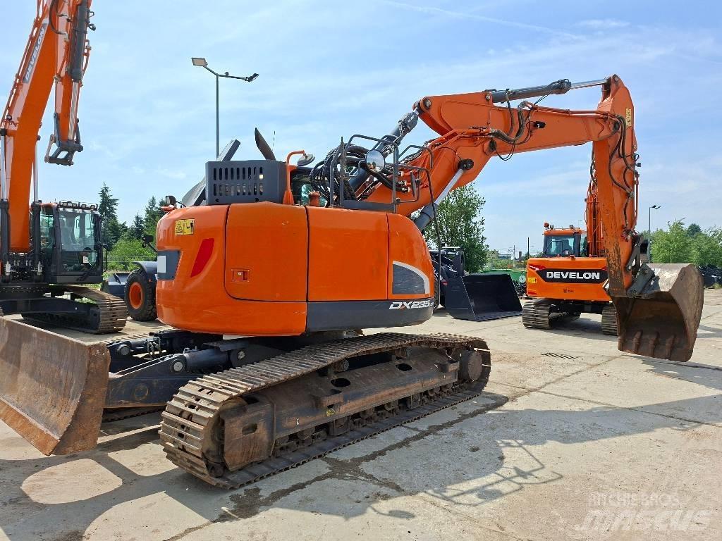 Doosan DX 235 LCR-5 大型油圧ショベル12t以上（パワーショベル・ユンボ）