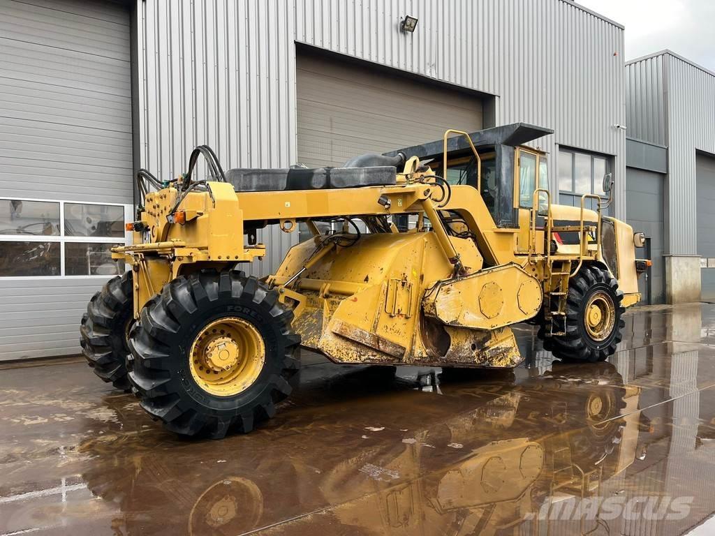 CAT RM500 アスファルトリサイクルマシン