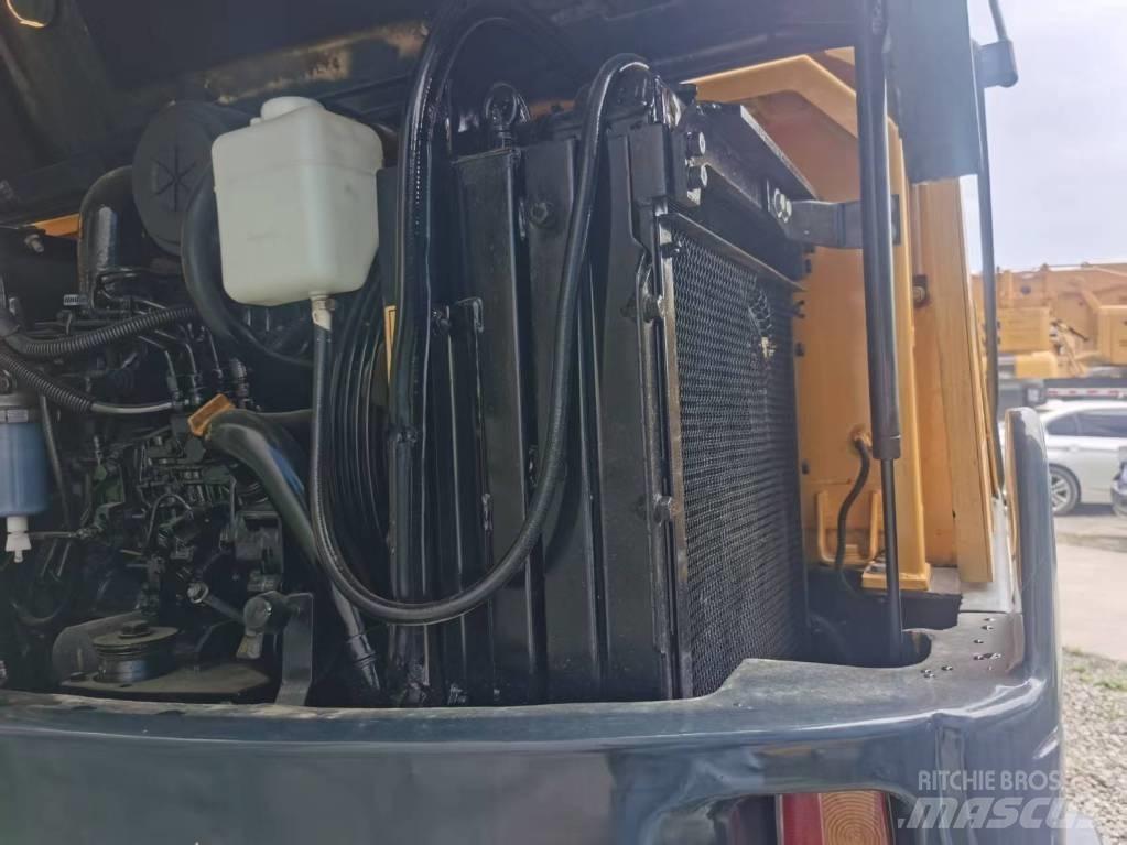Hyundai r60w ホイール式油圧ショベル（パワーショベル・ユンボ・バックホー）