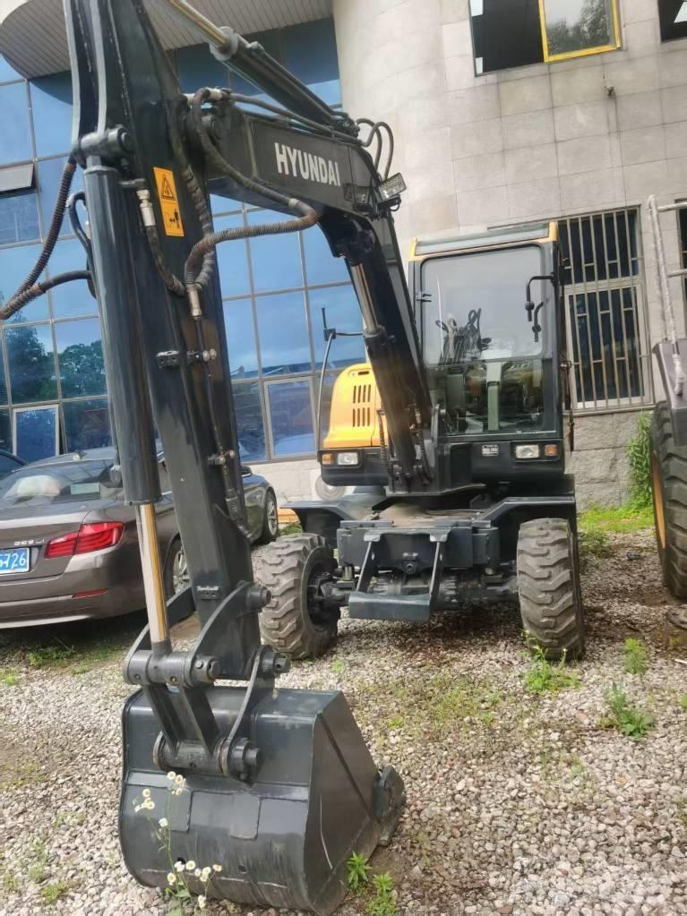 Hyundai r60w ホイール式油圧ショベル（パワーショベル・ユンボ・バックホー）