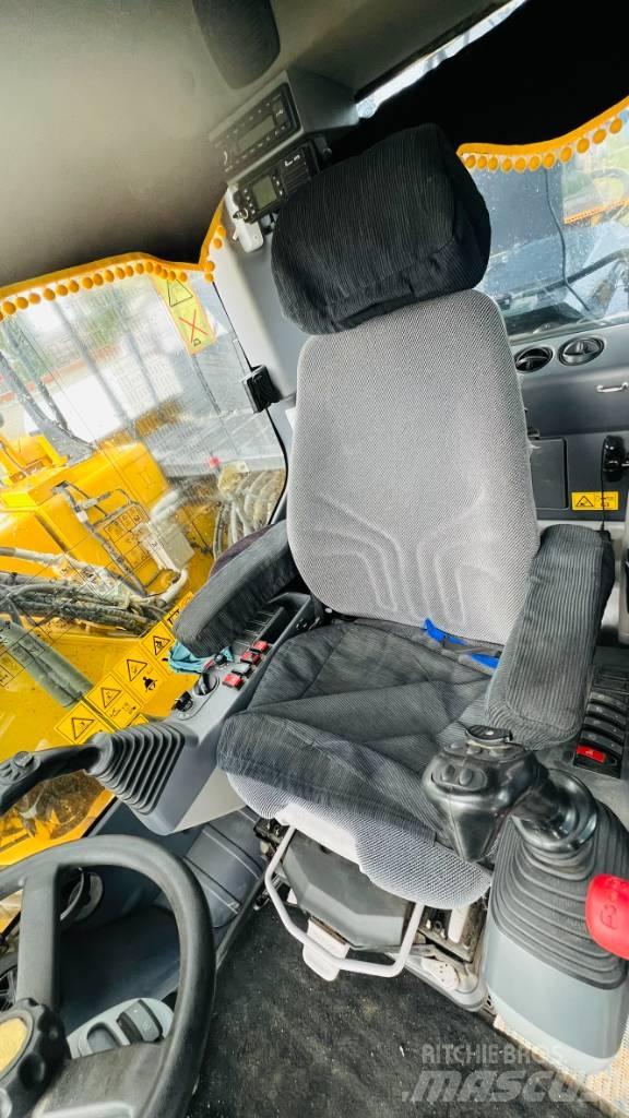 Komatsu PW 158 ホイール式油圧ショベル（パワーショベル・ユンボ・バックホー）