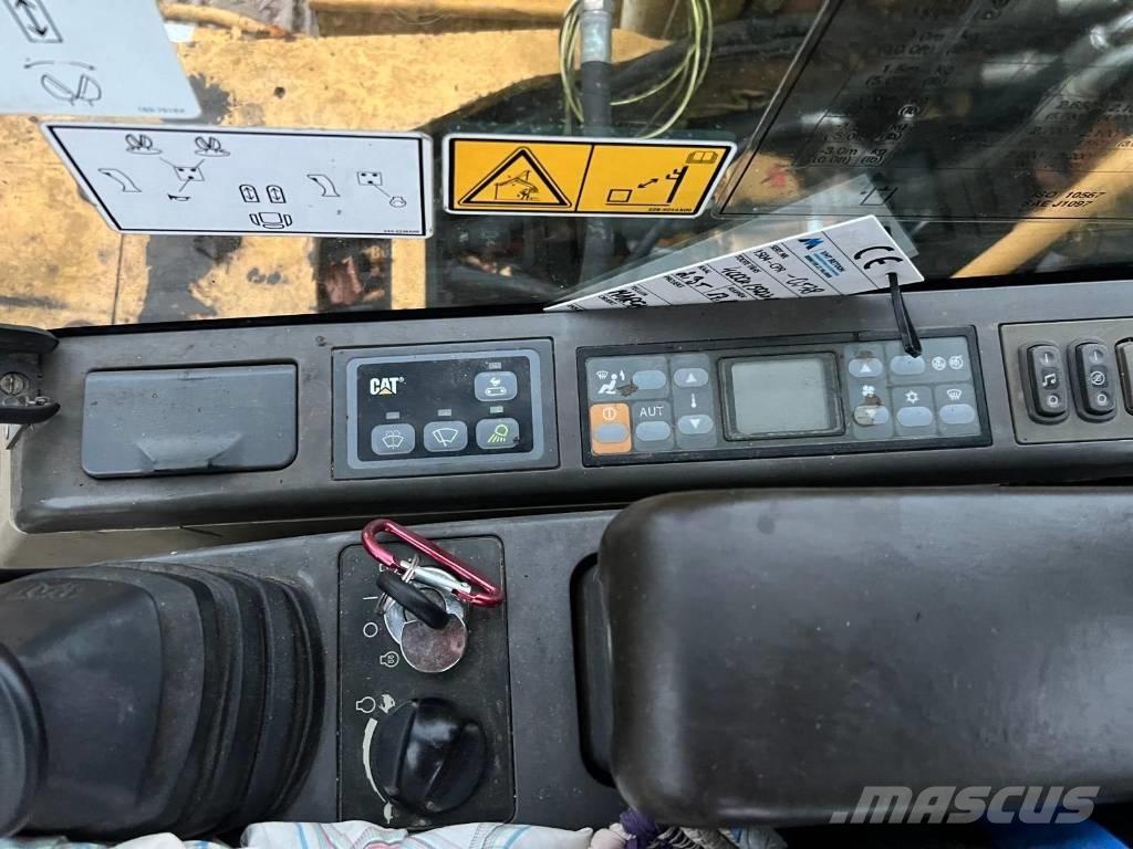 CAT 307 C 中型油圧ショベル 7ｔ-12ｔ（ユンボ・パワーショベル・バックホー）