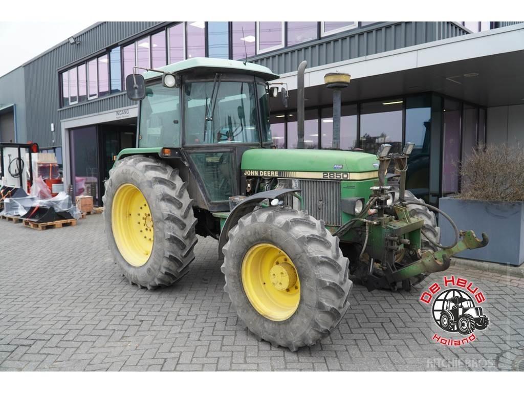 John Deere 2850 トラクター