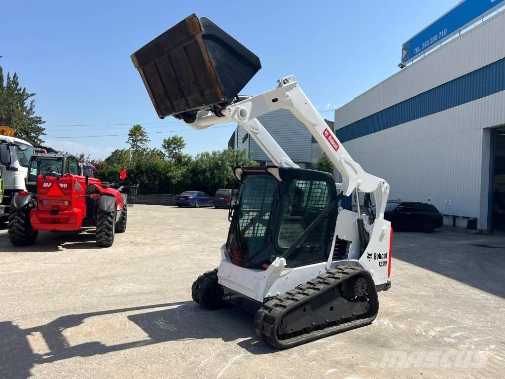Bobcat T 590 HF スキッドステアローダー