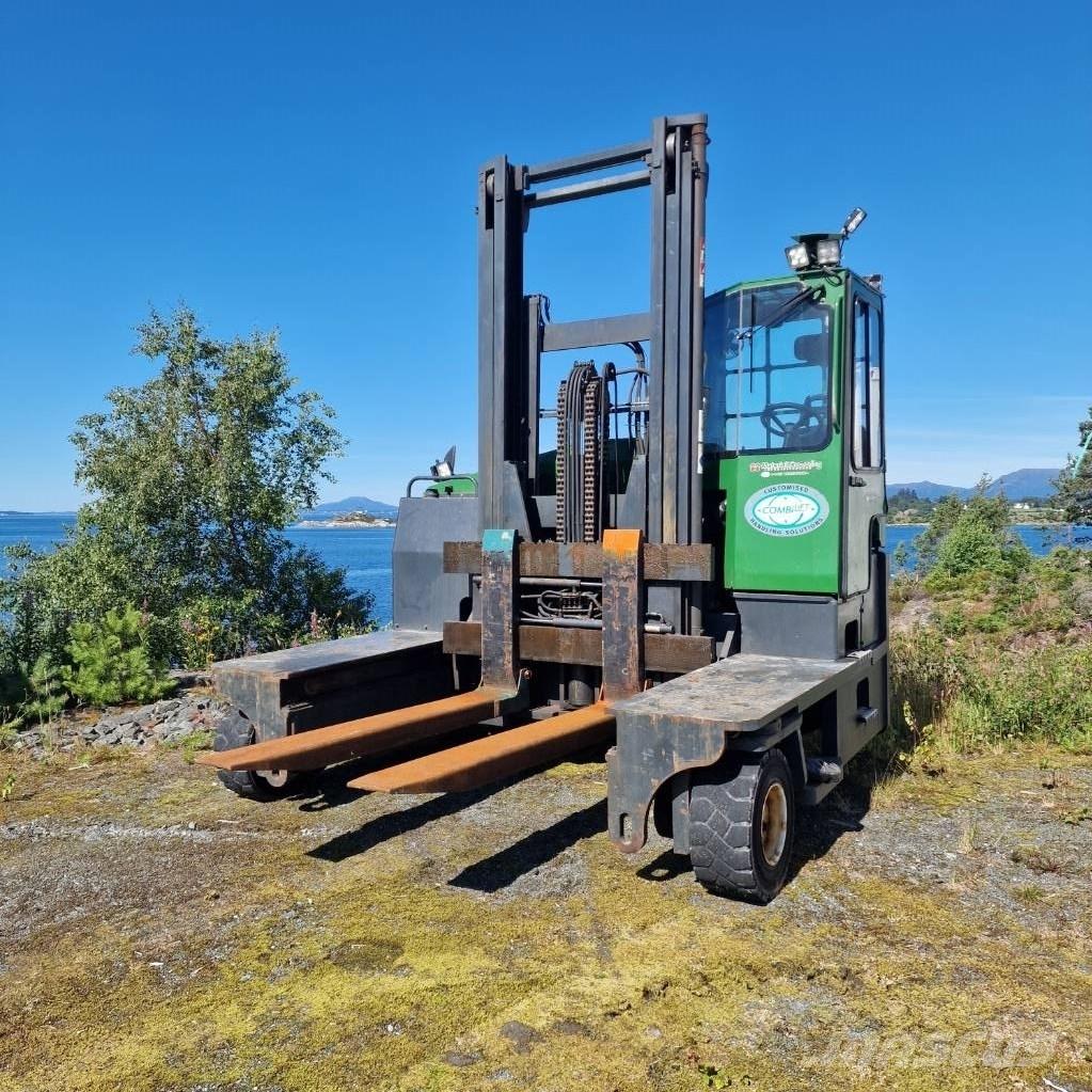 Combilift C 7000 全方向リーチ型フォークリフト