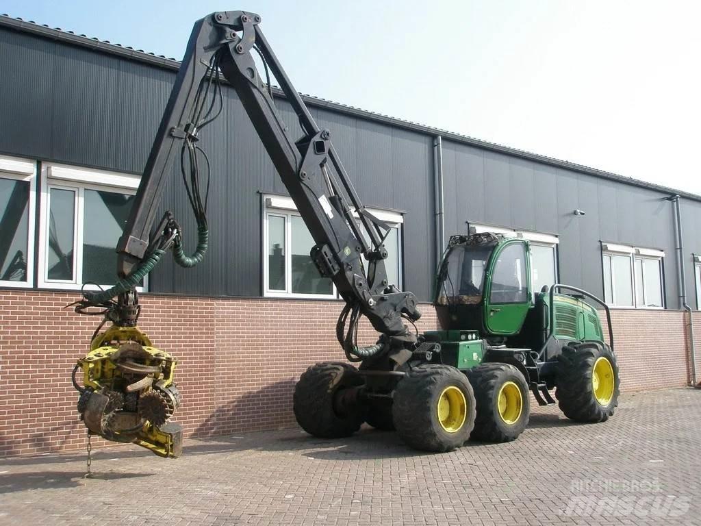 John Deere 1270E ハーベスター