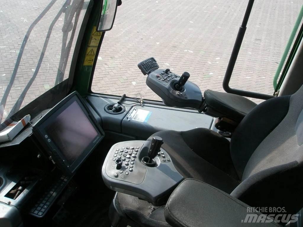 John Deere 1270E ハーベスター