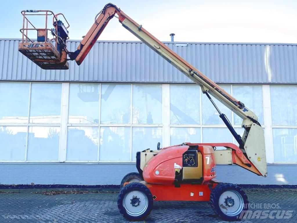 JLG 600 AJ ブームリフト　直伸型