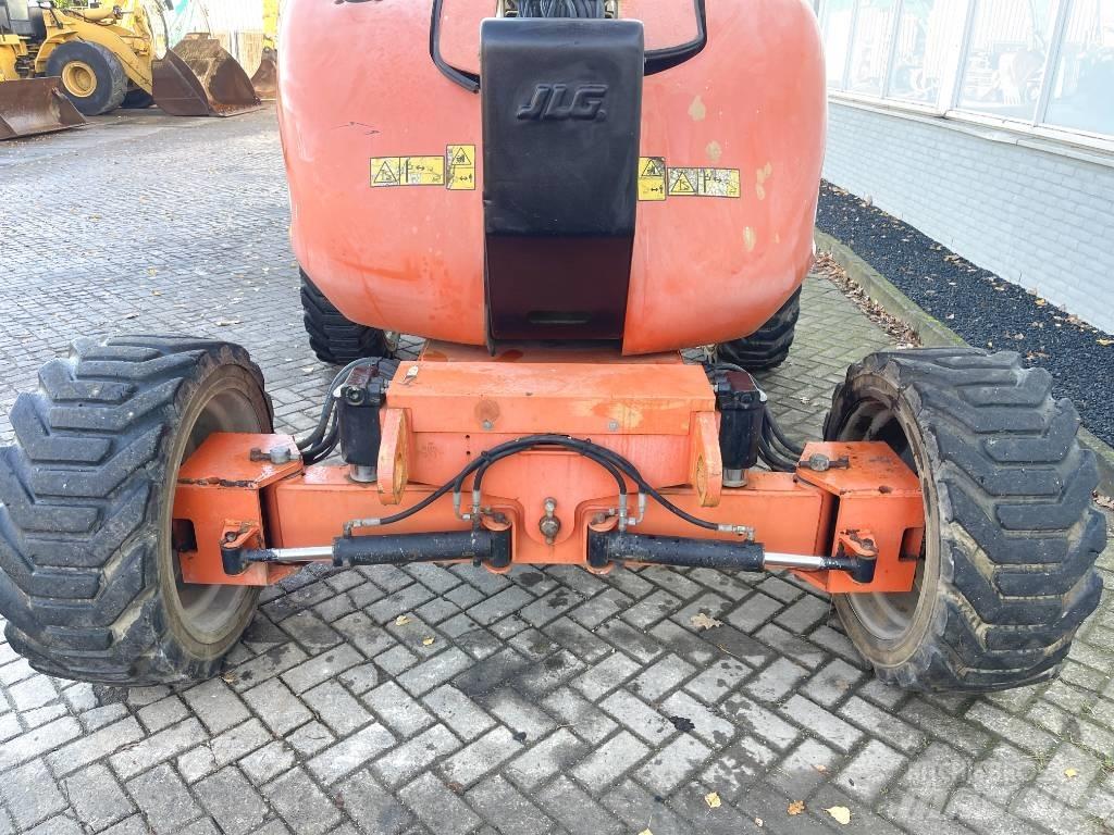 JLG 600 AJ ブームリフト　直伸型