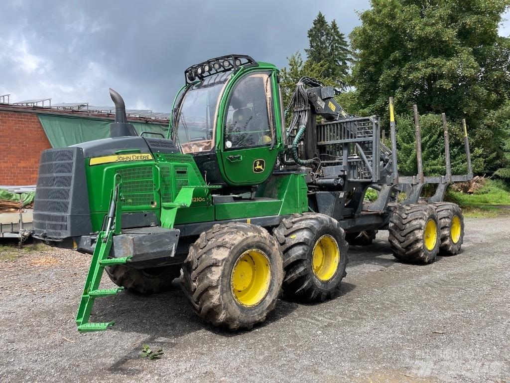 John Deere 1210 G フォワーダー