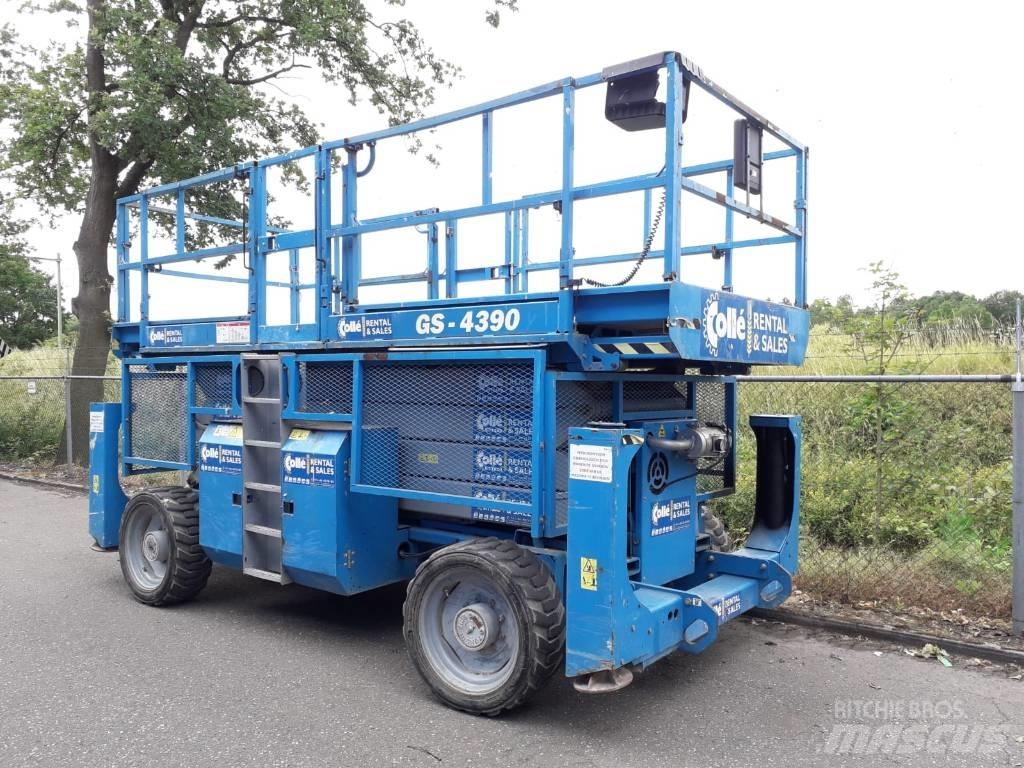 Genie GS 4390 RT シザースリフト