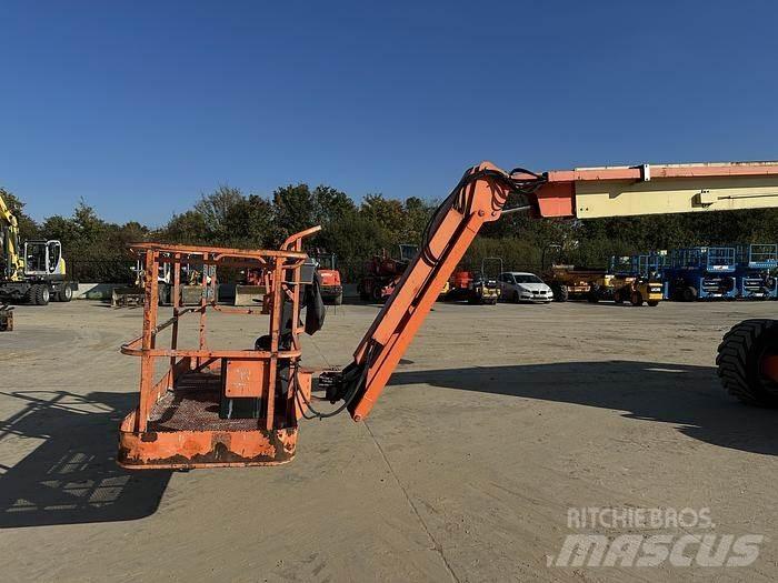 JLG 800AJ ブームリフト　屈伸型