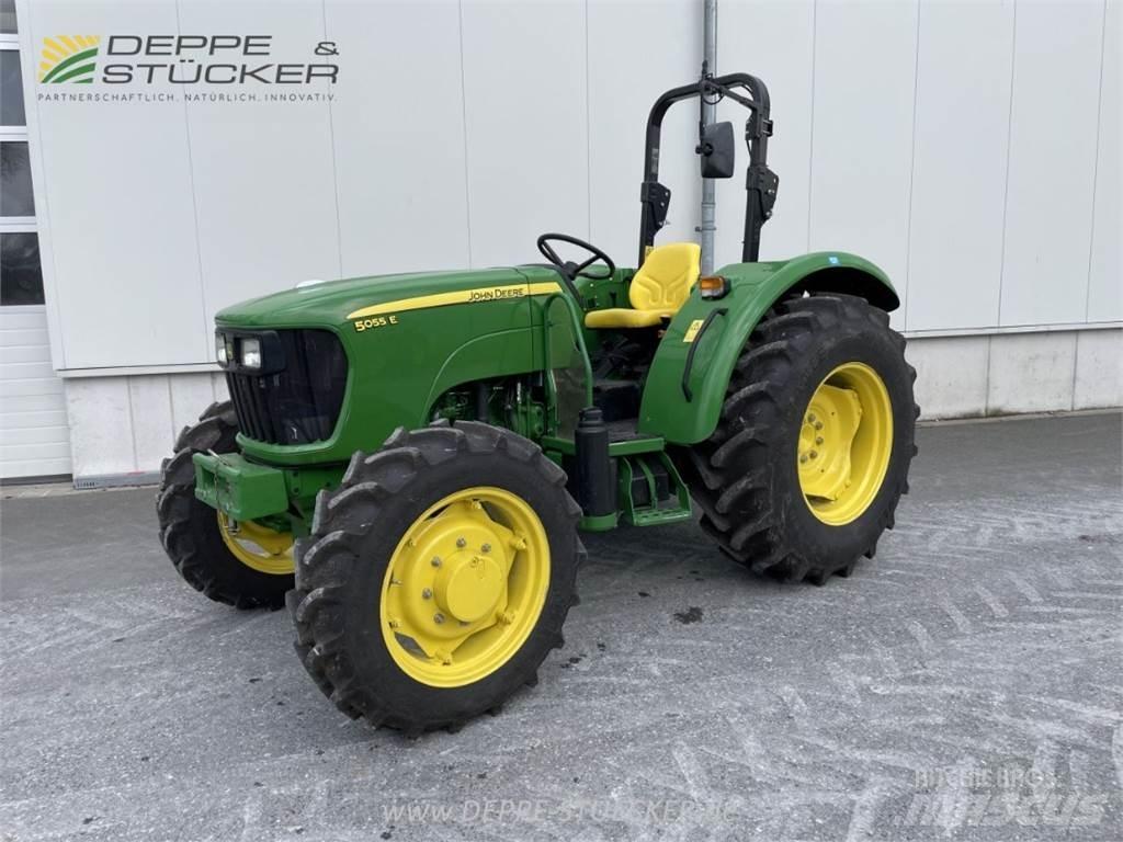 John Deere 5055E トラクター
