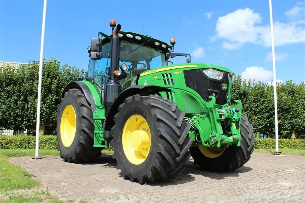 John Deere 6155R トラクター
