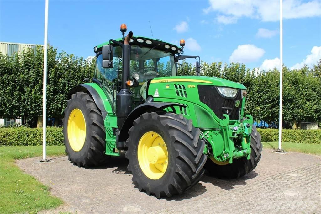 John Deere 6155R トラクター