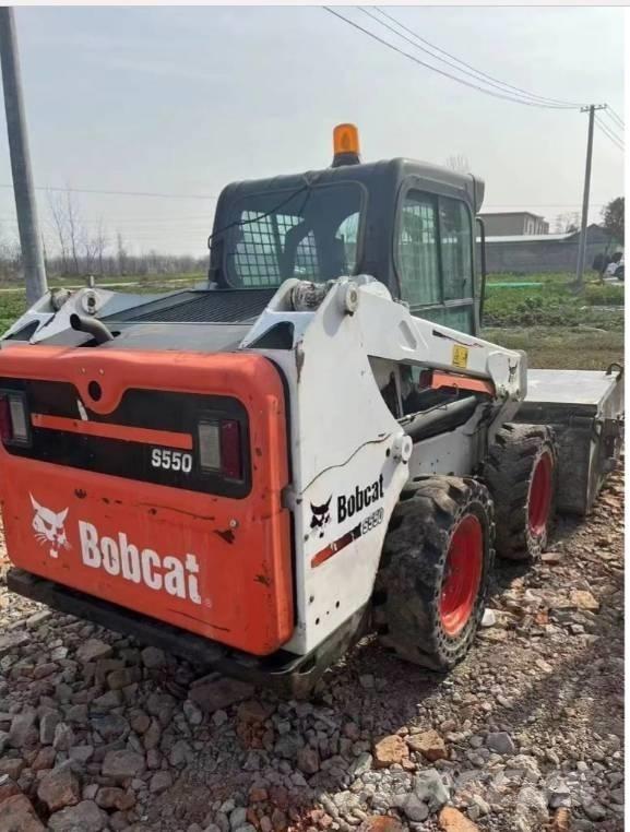 Bobcat S 550 スキッドステアローダー