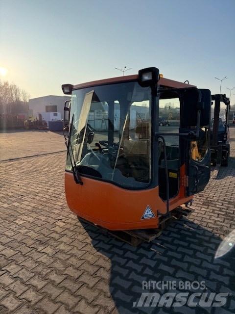 Doosan DL 420-3 CAB キャビン及び内装