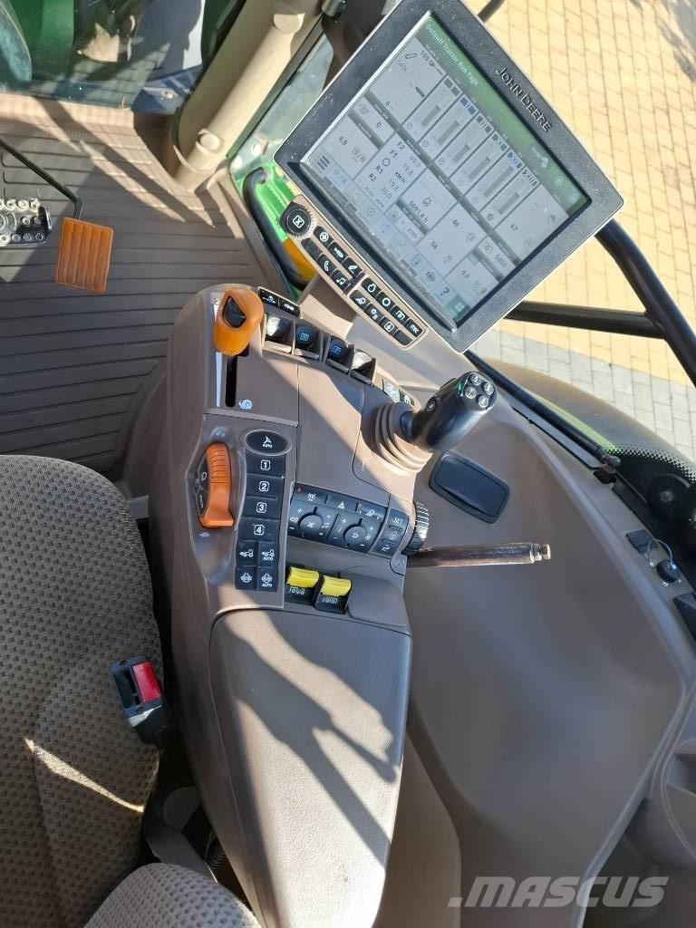 John Deere 6130R トラクター