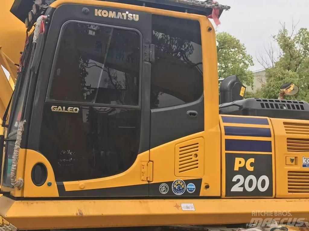 Komatsu PC 200-8 大型油圧ショベル12t以上（パワーショベル・ユンボ）