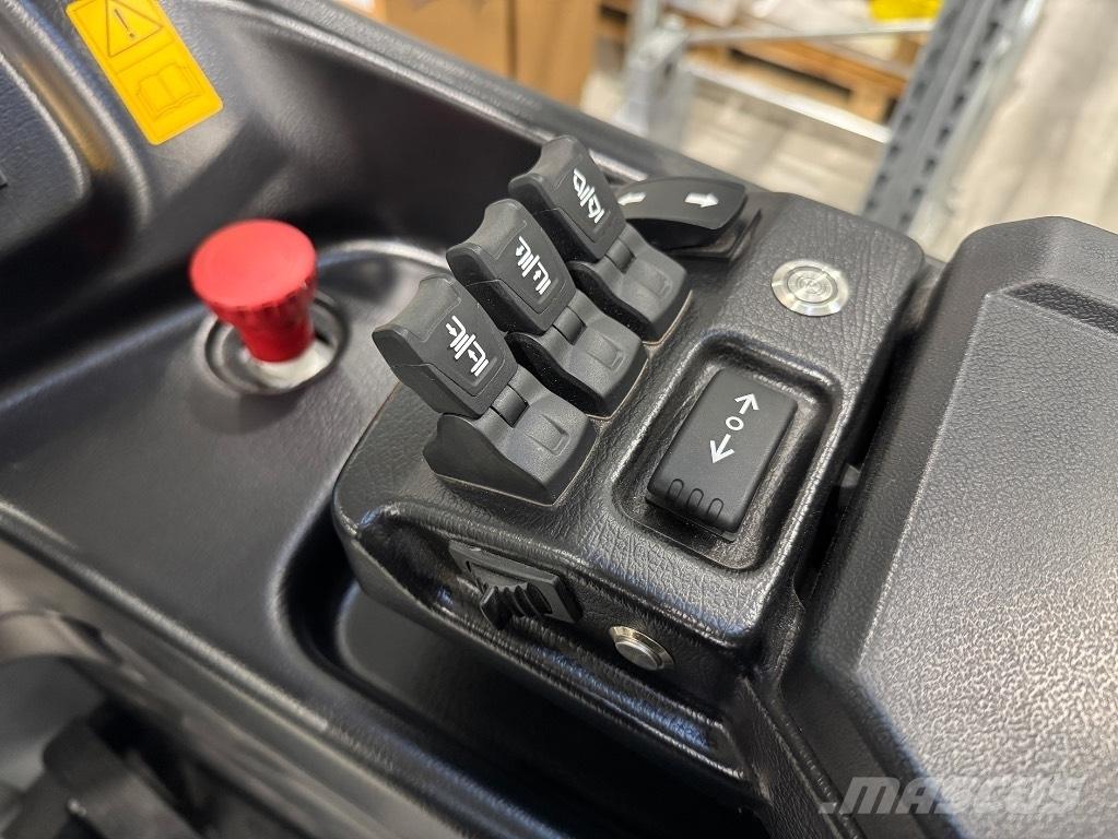 Fork AMG20-80 自走式スタッカー
