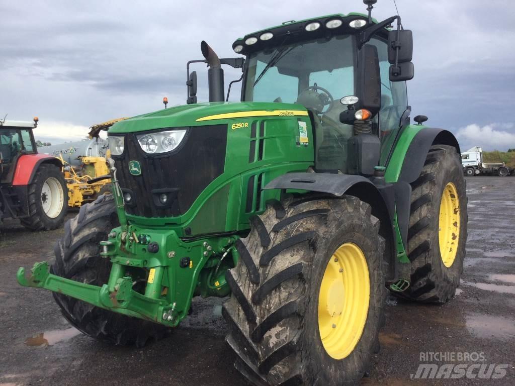 John Deere 6250R トラクター