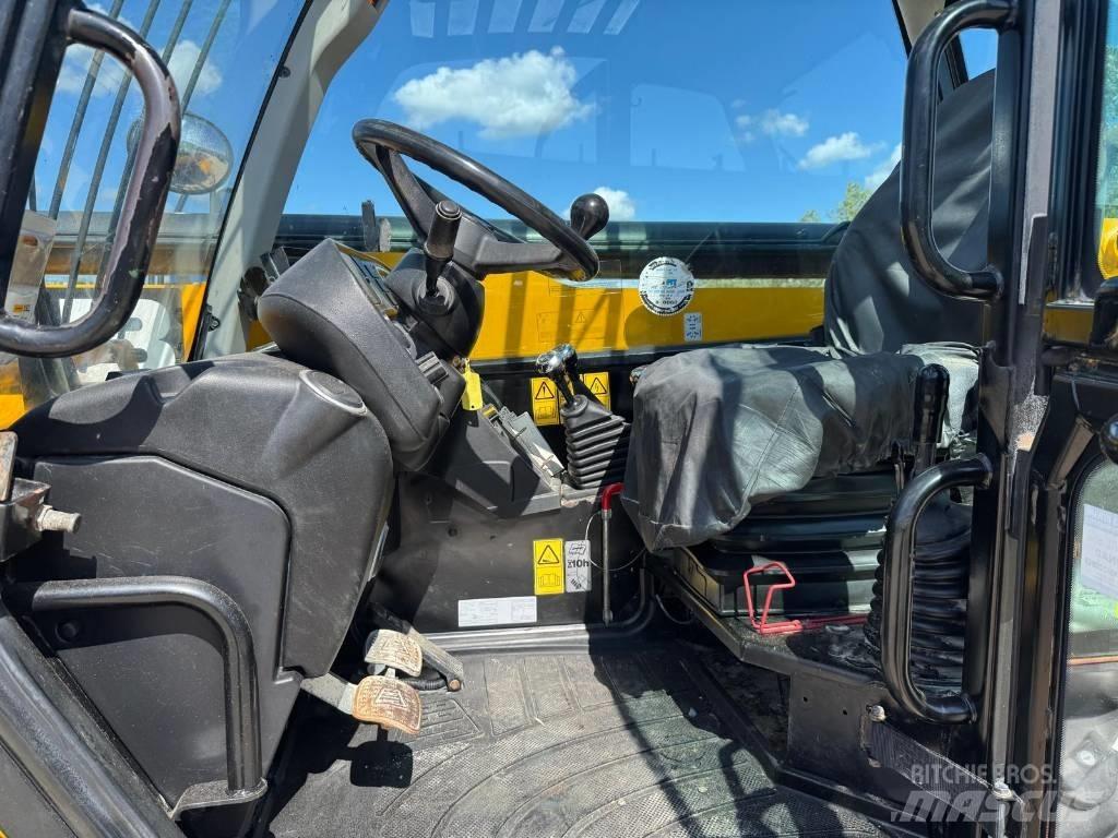 JCB 535-125 Hiviz テレスコーピックハンドラー