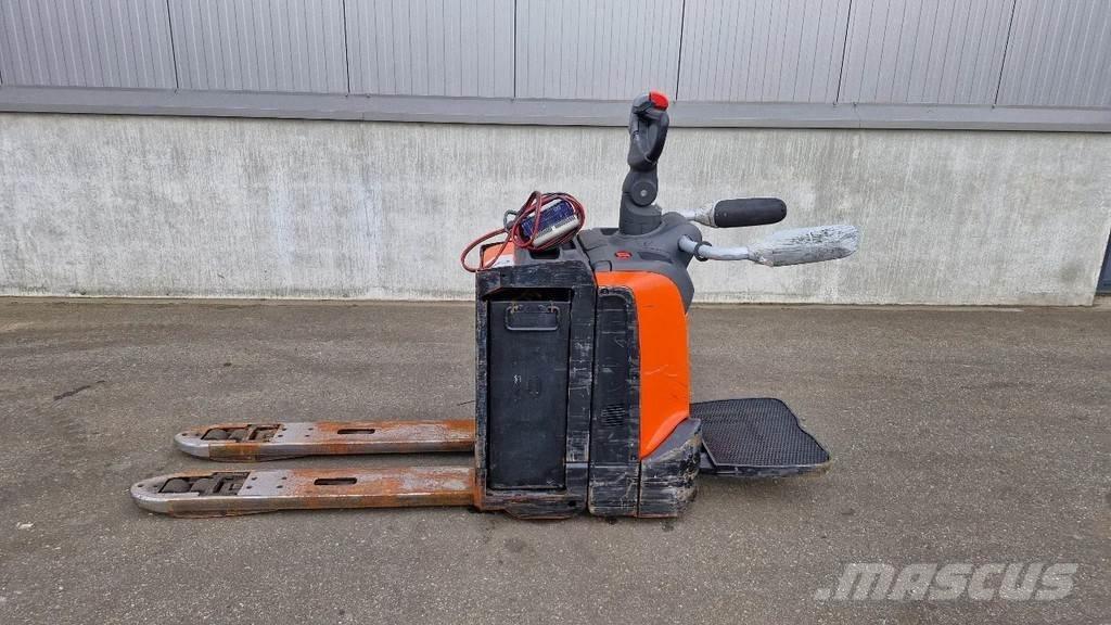 BT LPE 250 バッテリーフォークリフト