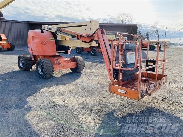 JLG 450 AJ ブームリフト　屈伸型