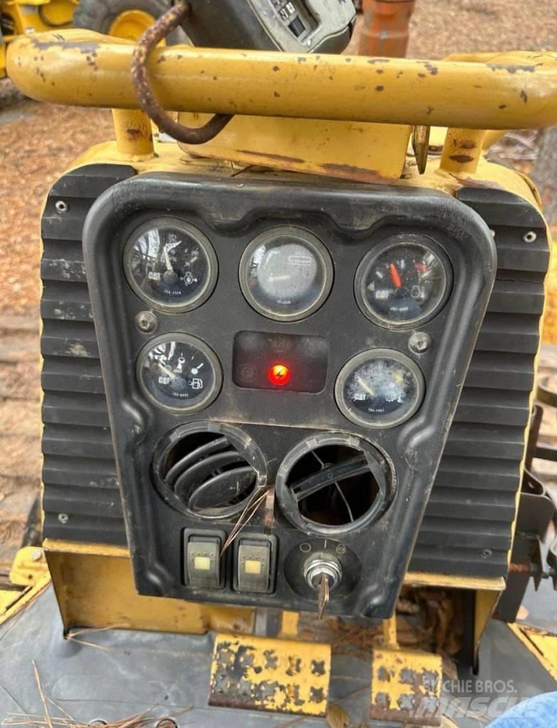 CAT D 3 G LGP ブルドーザー