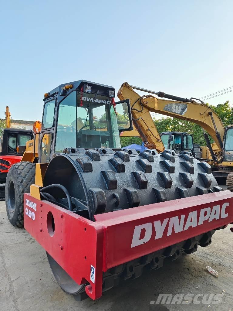 Dynapac CA 301 D 振動ローラ