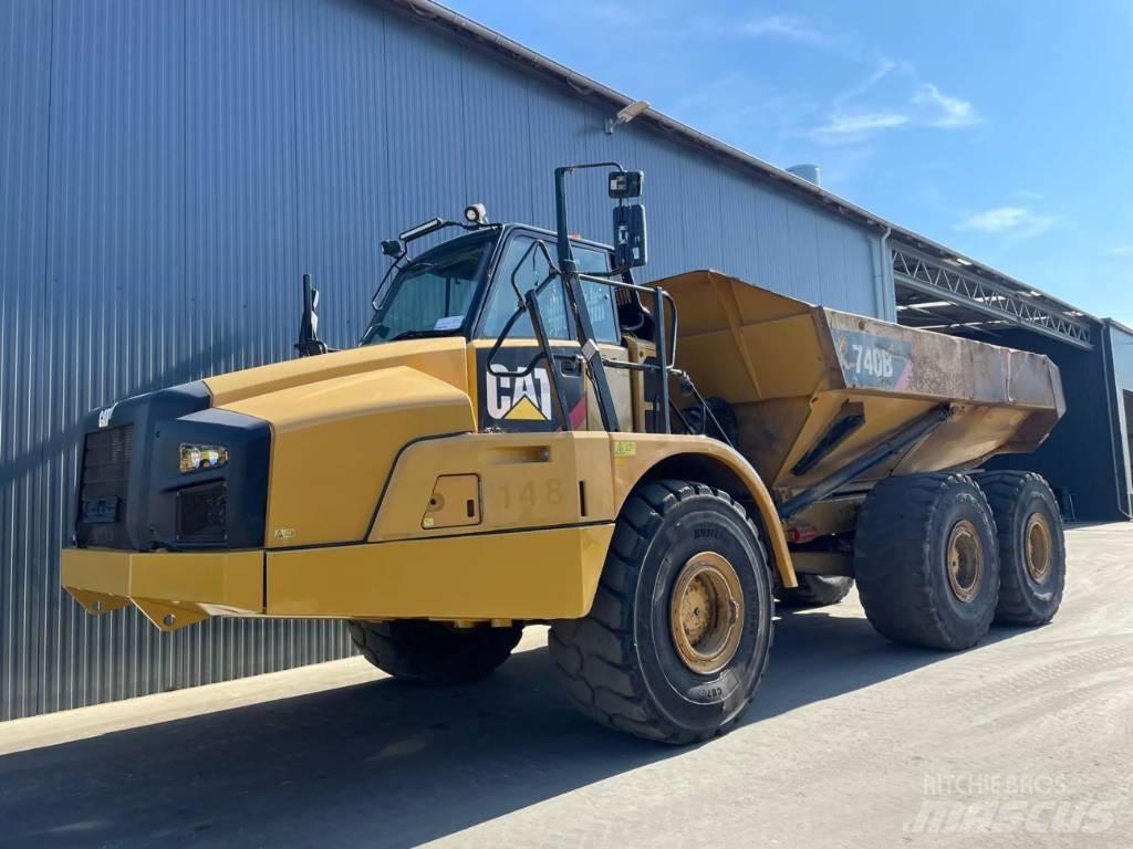 CAT 740 B アーティキュレート式ダンプトラック