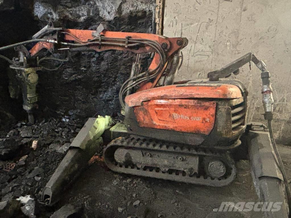 Husqvarna DXR 300 解体油圧ショベル