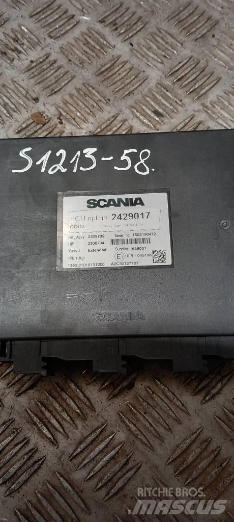 Scania R 440 PDE 電子機器