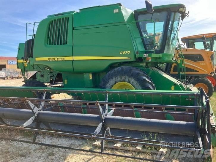 John Deere C 670 コンバイン