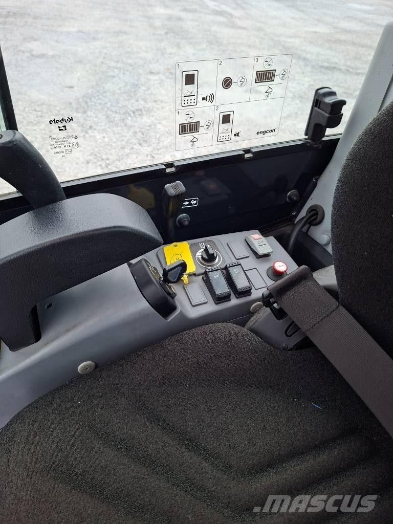 Kubota KX019-4 ミニ油圧ショベル 7t以下（ミニユンボ・ミニディガー）