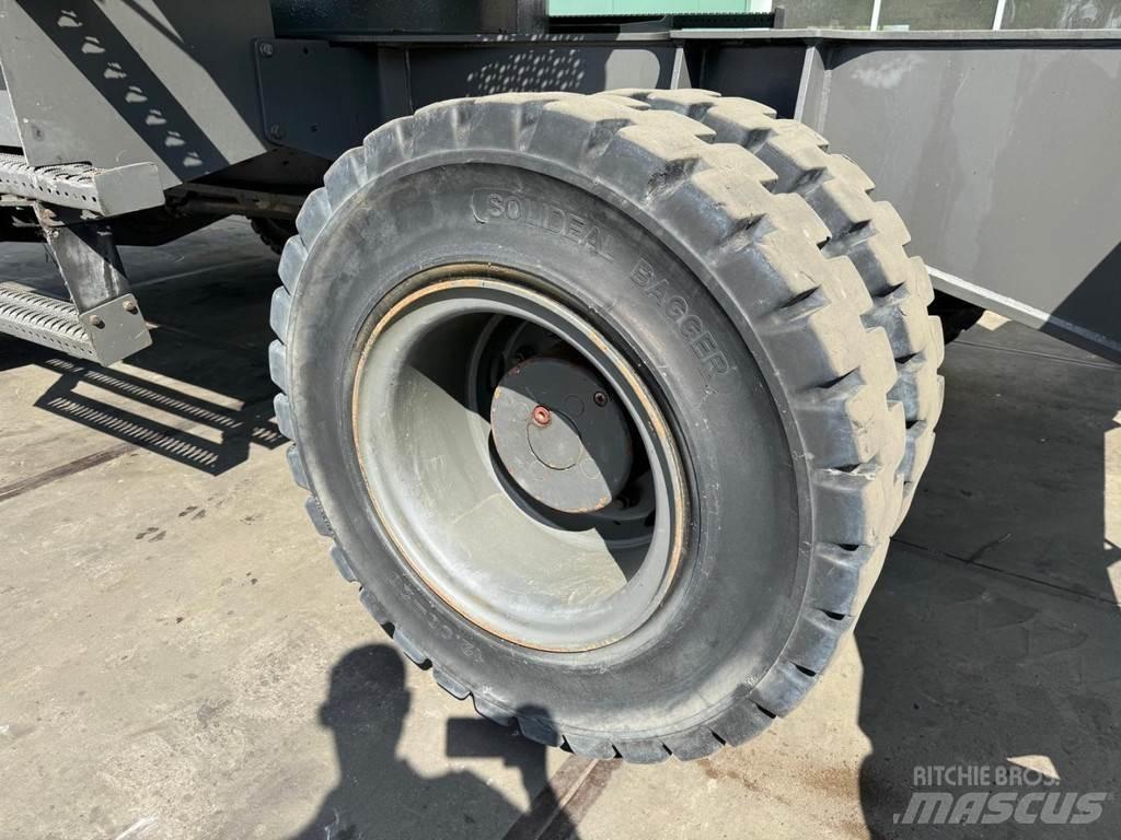 Sennebogen 835M D 廃棄物／工業産廃処理機