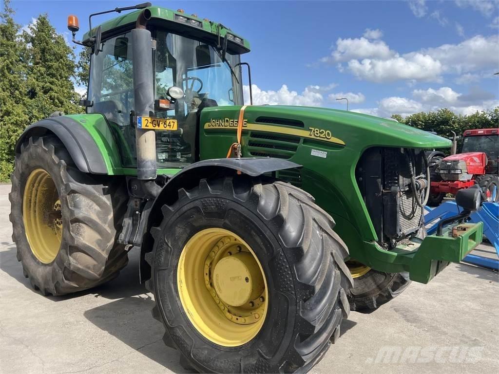 John Deere 7820 トラクター