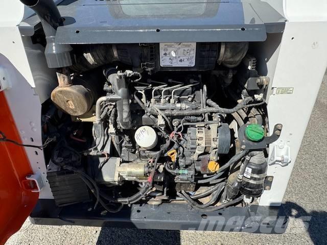 Bobcat T 630 スキッドステアローダー