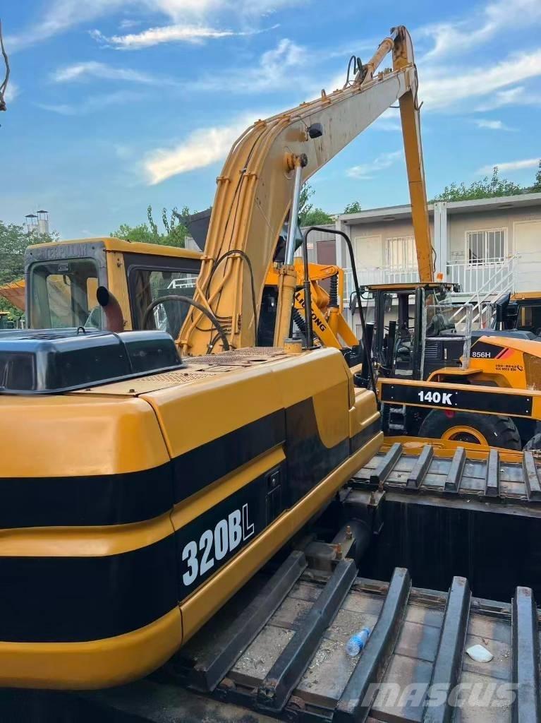 CAT 320 B L 水陸両用油圧ショベル、ユンボ