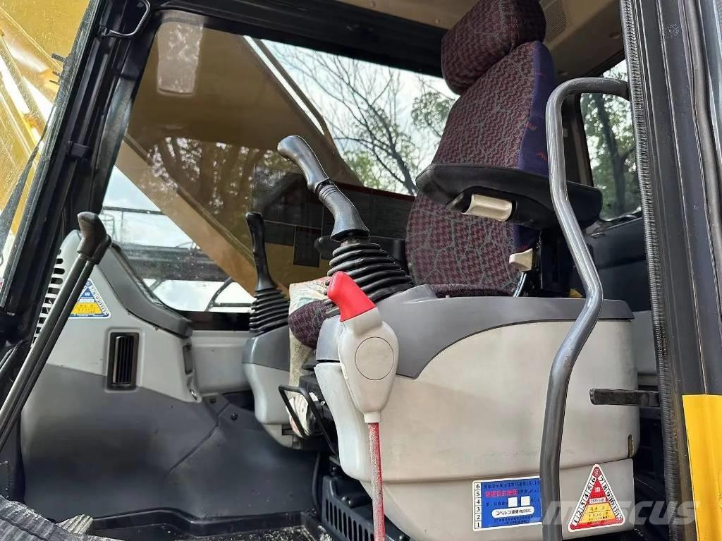 Komatsu PC 220-7 大型油圧ショベル12t以上（パワーショベル・ユンボ）