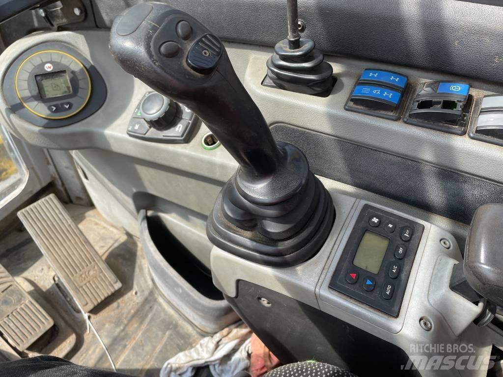 Wacker Neuson EW 100 ホイール式油圧ショベル（パワーショベル・ユンボ・バックホー）