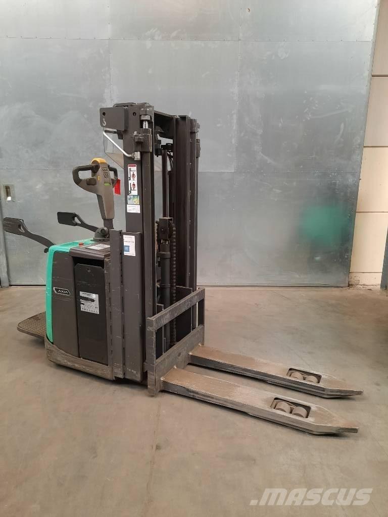 Mitsubishi SBV16P 自走式スタッカー