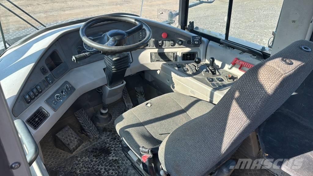 Volvo A 30 F アーティキュレート式ダンプトラック