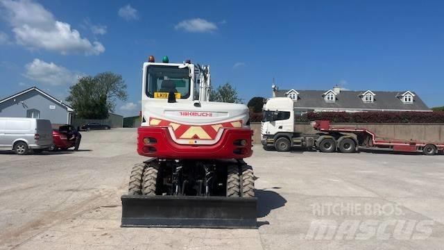 Takeuchi TB295W ホイール式油圧ショベル（パワーショベル・ユンボ・バックホー）