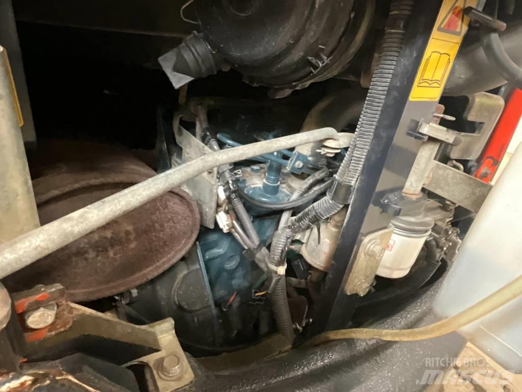 Kubota U 27-4 ミニ油圧ショベル 7t以下（ミニユンボ・ミニディガー）