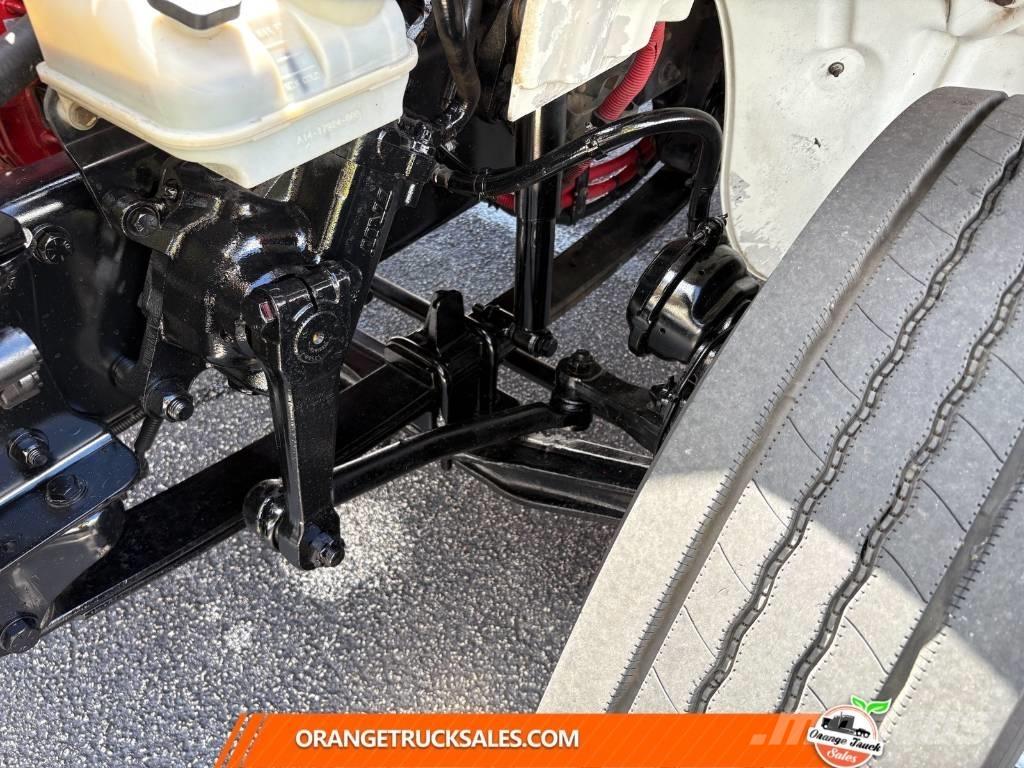 Freightliner M2 ダンプ