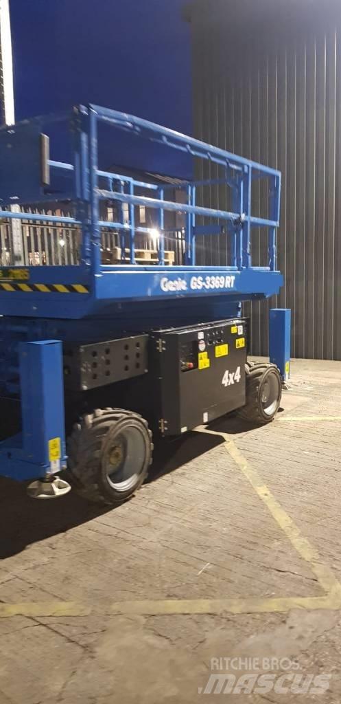 Genie GS 3369 RT シザースリフト