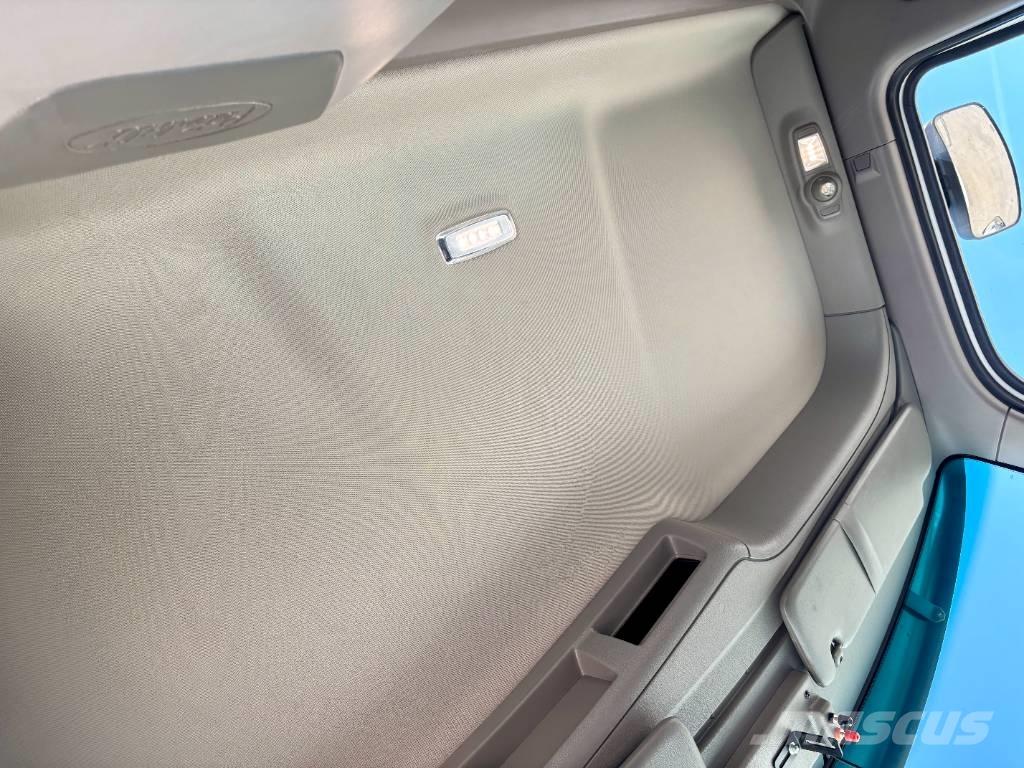 Peterbilt 567 中古トラクターヘッド | トレーラーヘッド